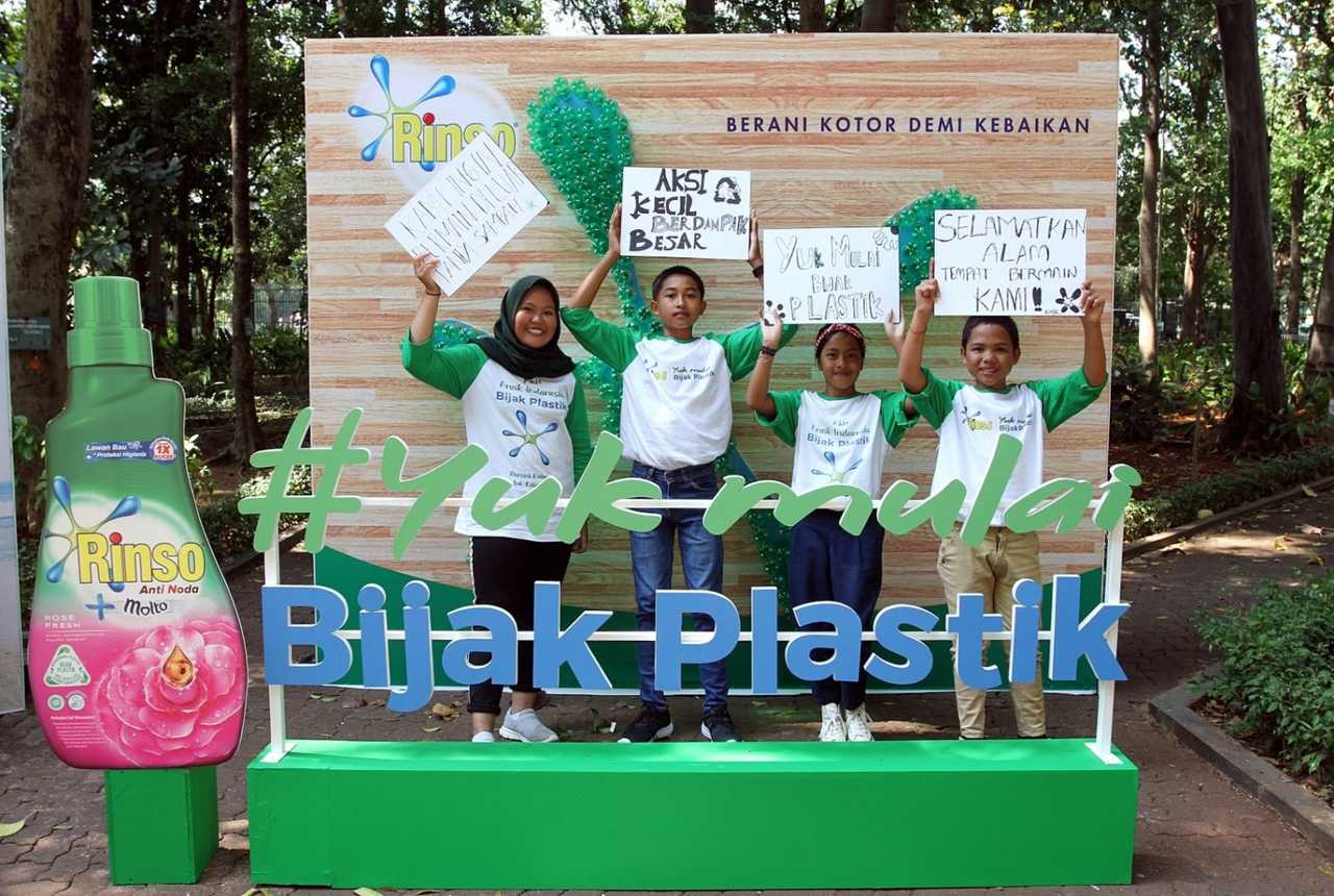 BELAJAR PEDULI SAMPAH PLASTIK DARI 4 ANAK INDONESIA BIJAK PLASTIK | Rinso